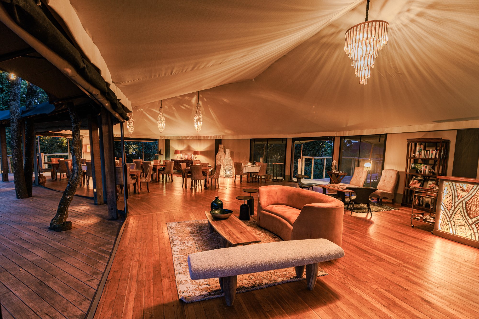 Main Lounge · Evening